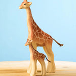 Girafe mâle en bois Bumbu