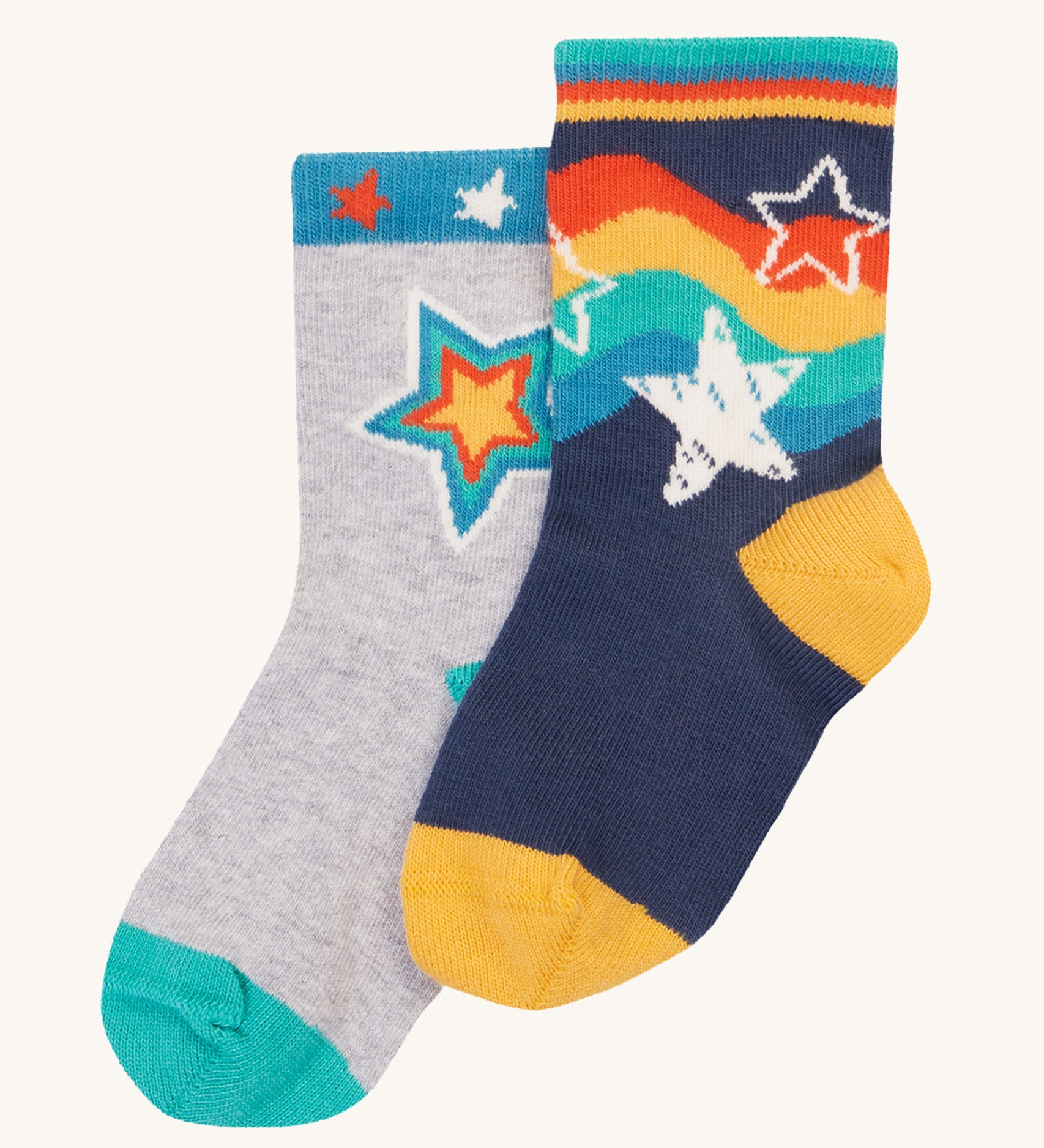 This 2-pack of Little Socks from Frugi are made with soft organic cotton and a touch of stretchy elastane to help them last longer. Featuring Stars Multipack designs, these rib top socks have contrasting coloured cuffs, heels and toes.