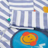 Haut à appliqués Discovery de Frugi - Rayures raisin/tambours