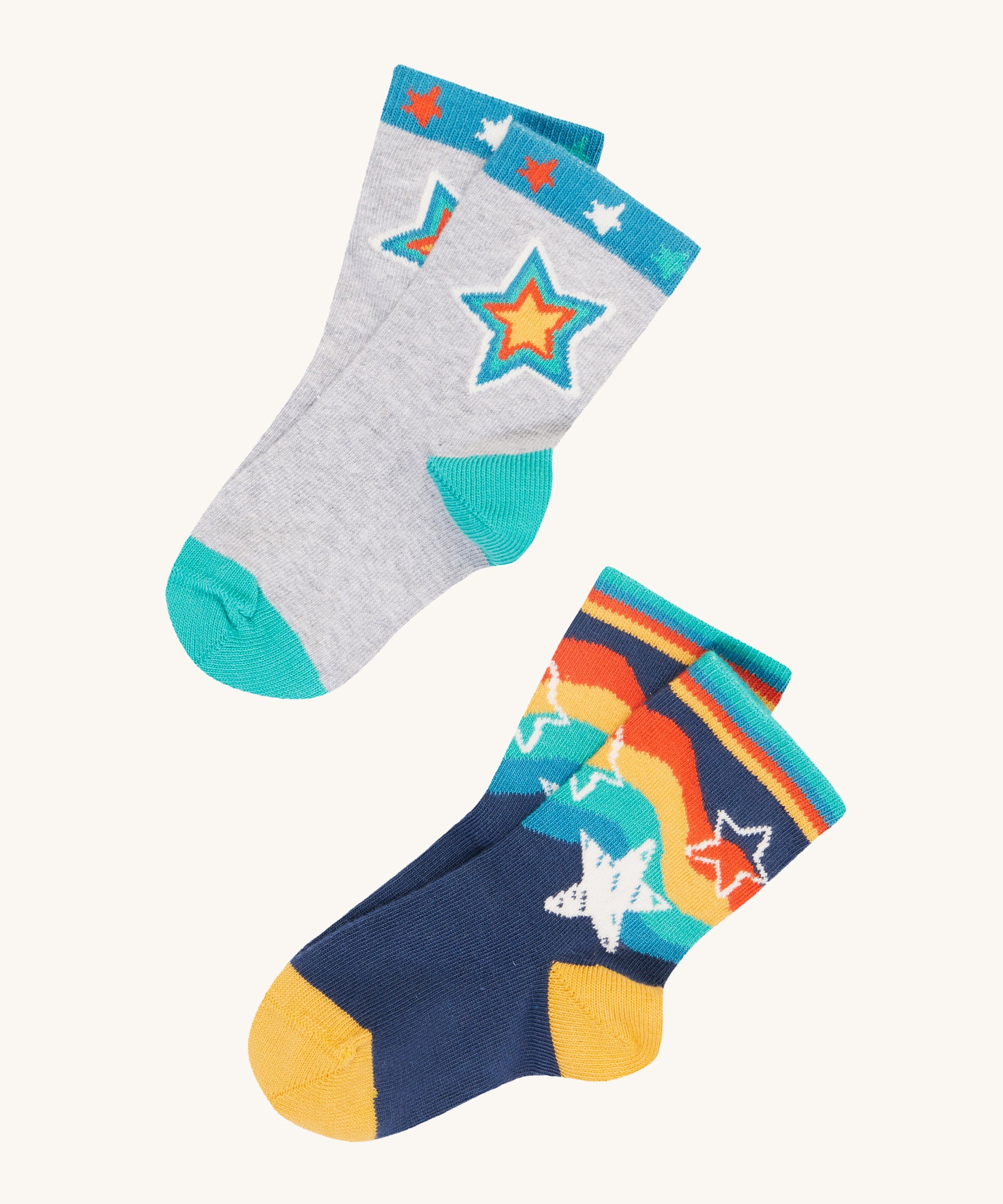 This 2-pack of Little Socks from Frugi are made with soft organic cotton and a touch of stretchy elastane to help them last longer. Featuring Stars Multipack designs, these rib top socks have contrasting coloured cuffs, heels and toes.