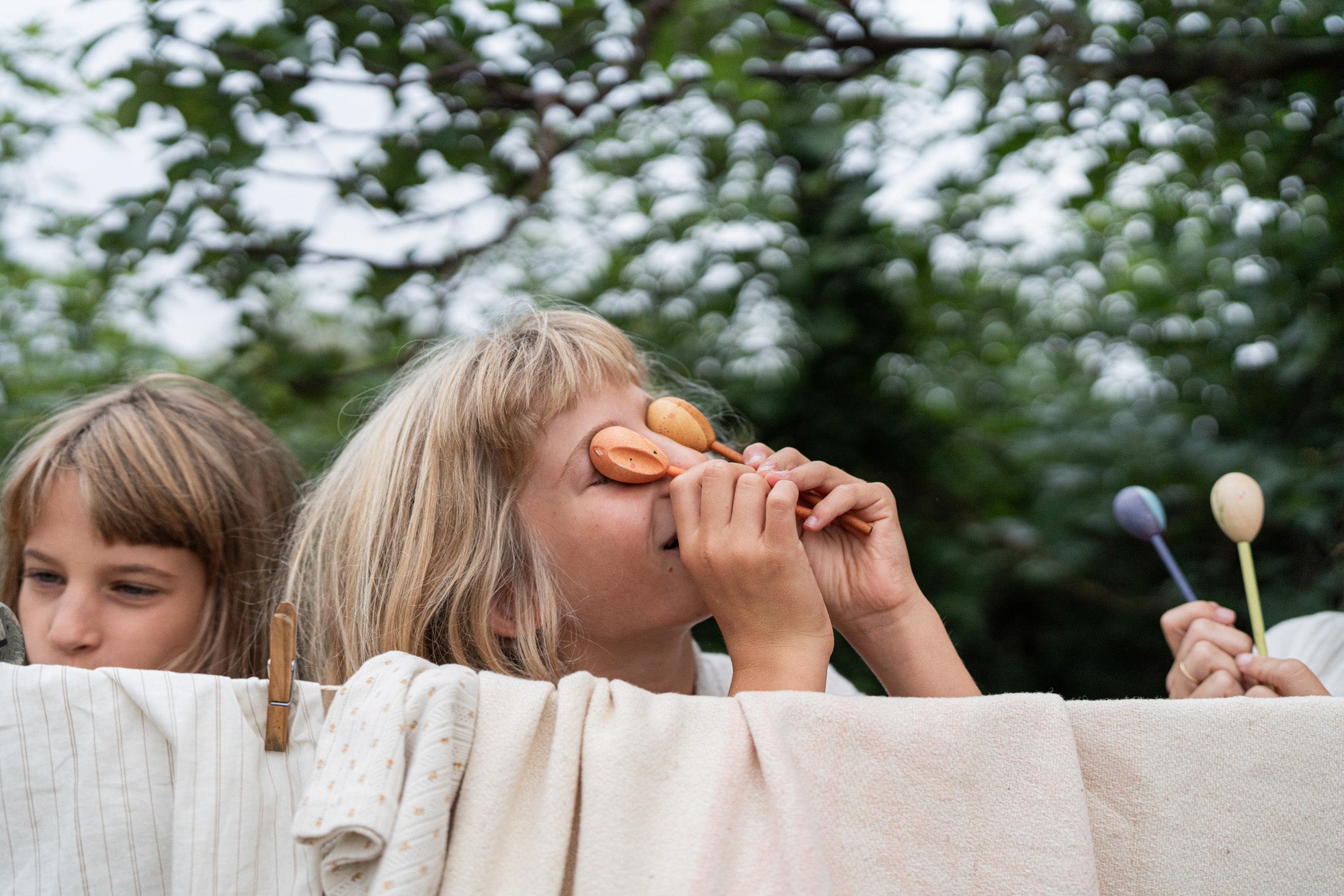 Grapat wooden twin soul puppets played with outside