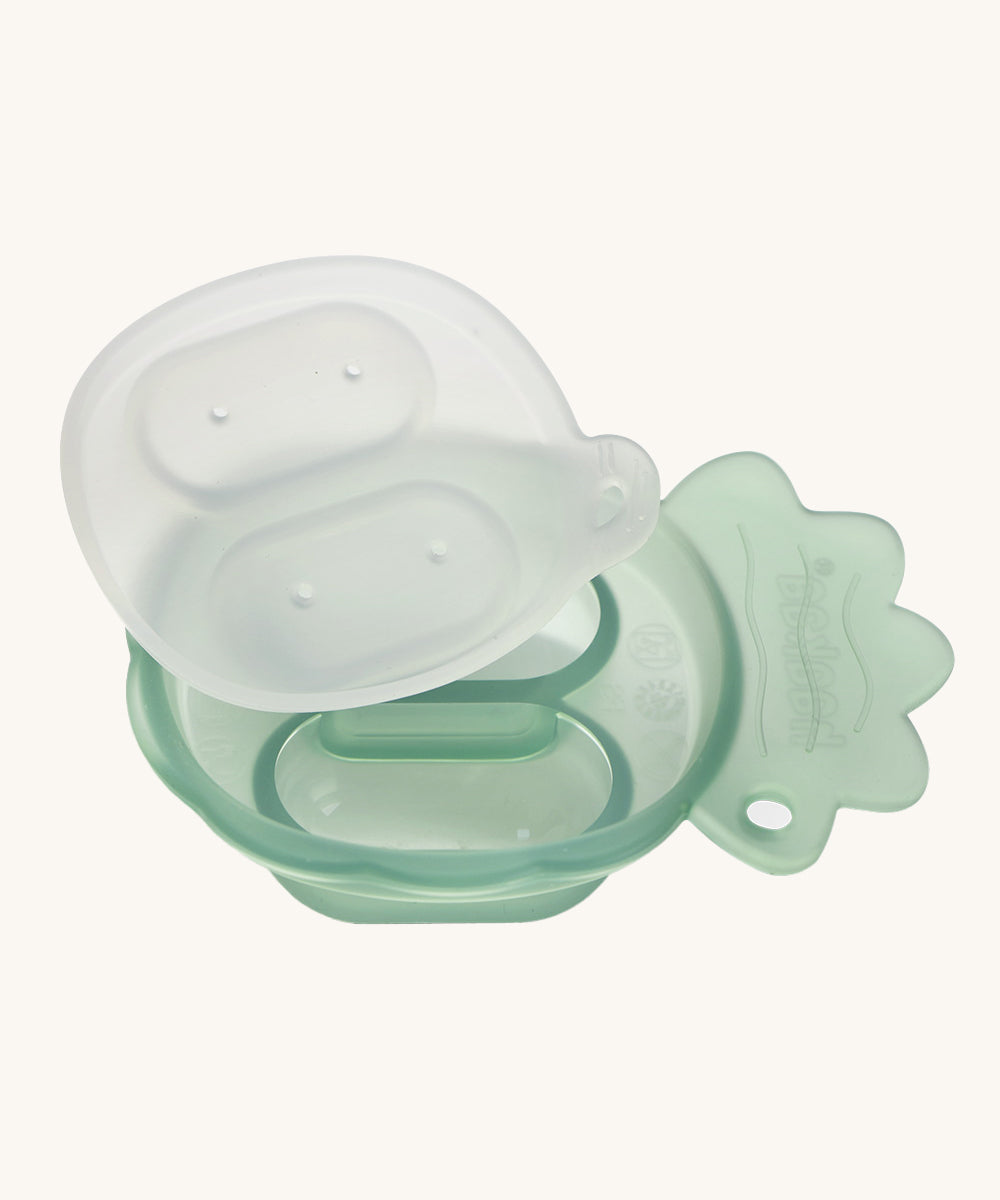 The silicone Nibble Tray in green, from the Haakaa Freeze-N-Feed Mini Set