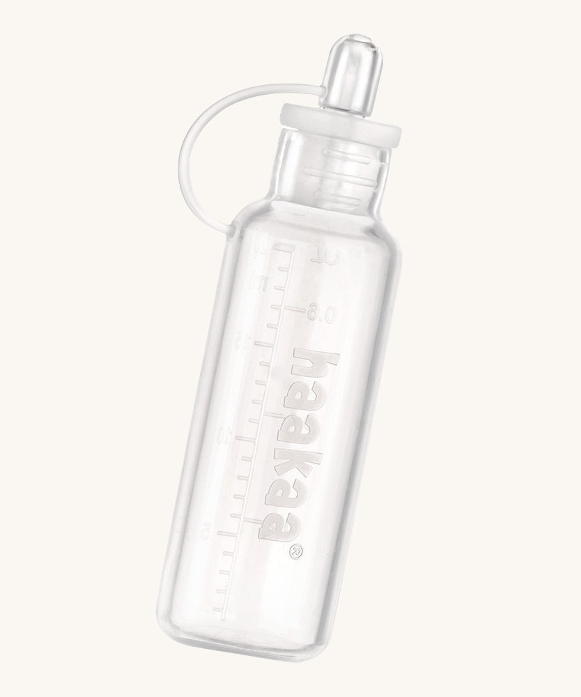 Haakaa 100% medical-grade Silicone Colostrum Collector. Easy-to-use and reuse, and can be stored in the fridge or freezer