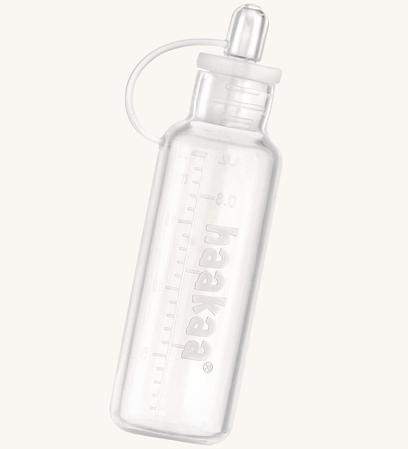 Haakaa 100% medical-grade Silicone Colostrum Collector. Easy-to-use and reuse, and can be stored in the fridge or freezer