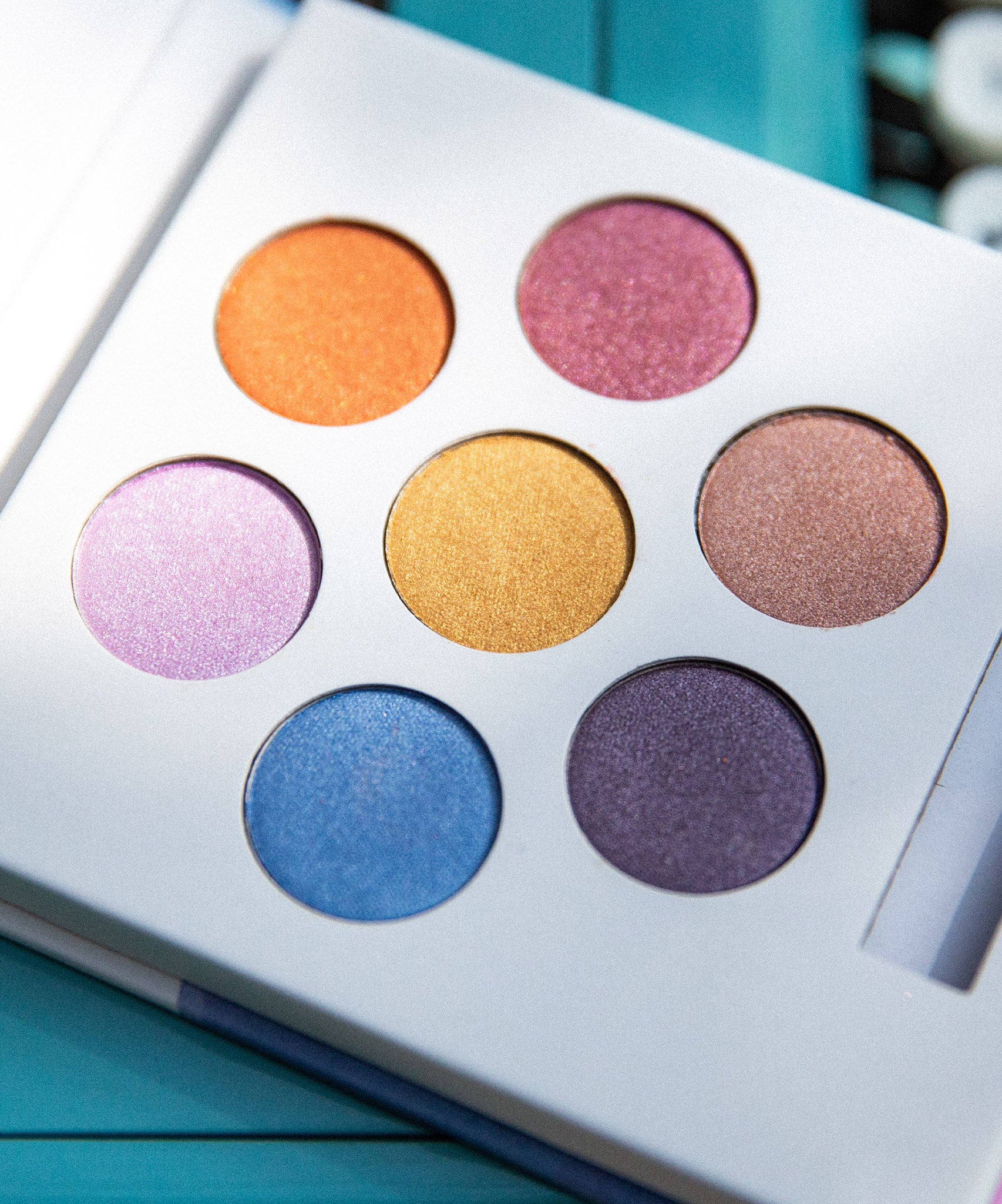 A closer look at the colours and shimmer from the Namaki Natural Eyeshadow Pallet - Owl