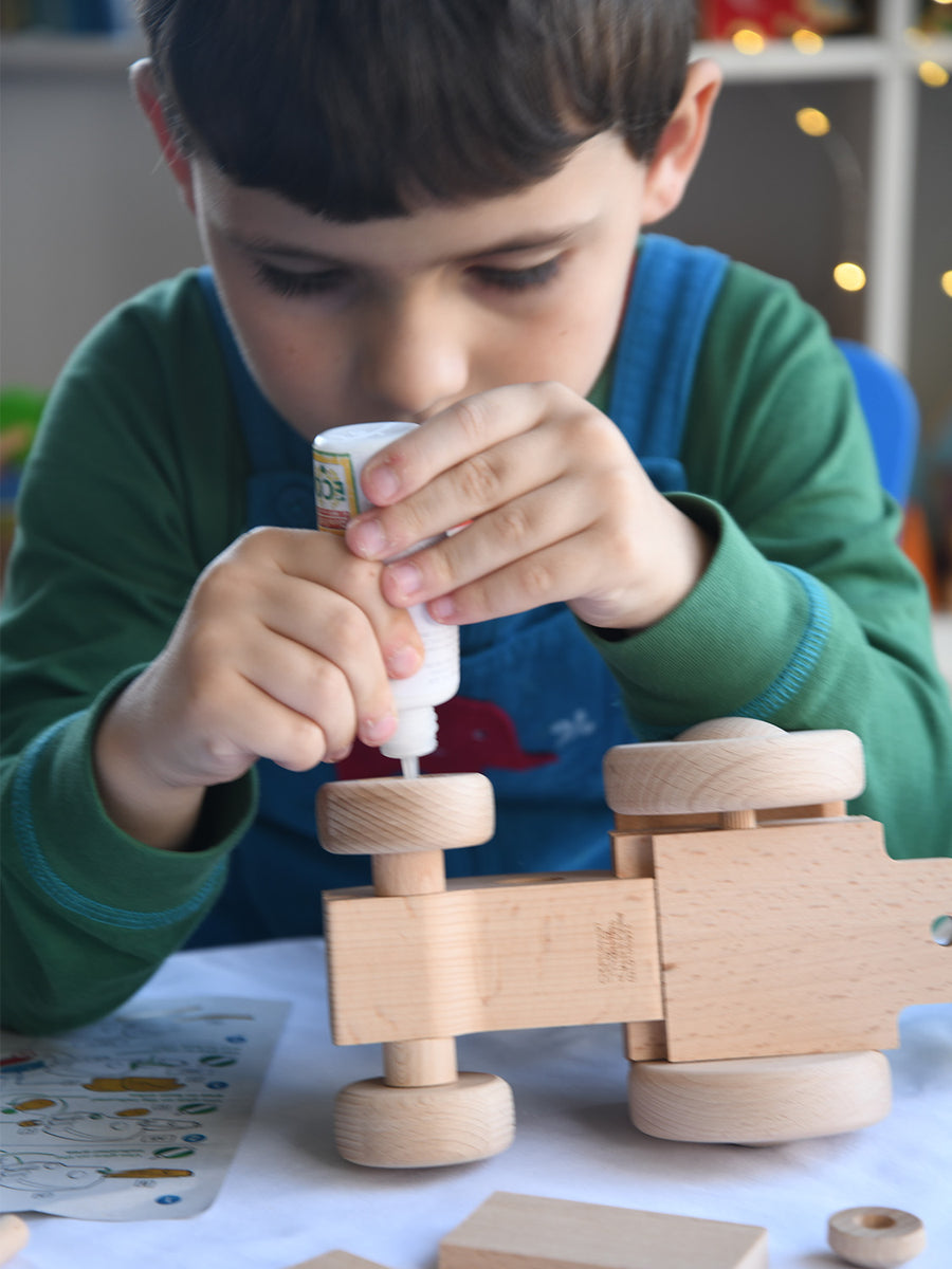 contents showing wooden tractor pieces