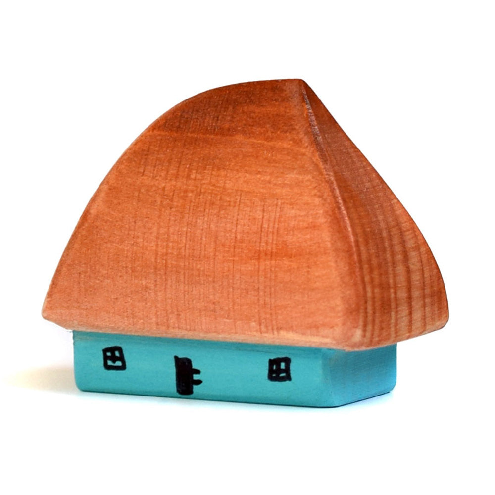 Bumbu crisana eco-friendly handmade wooden house pictata on a white background