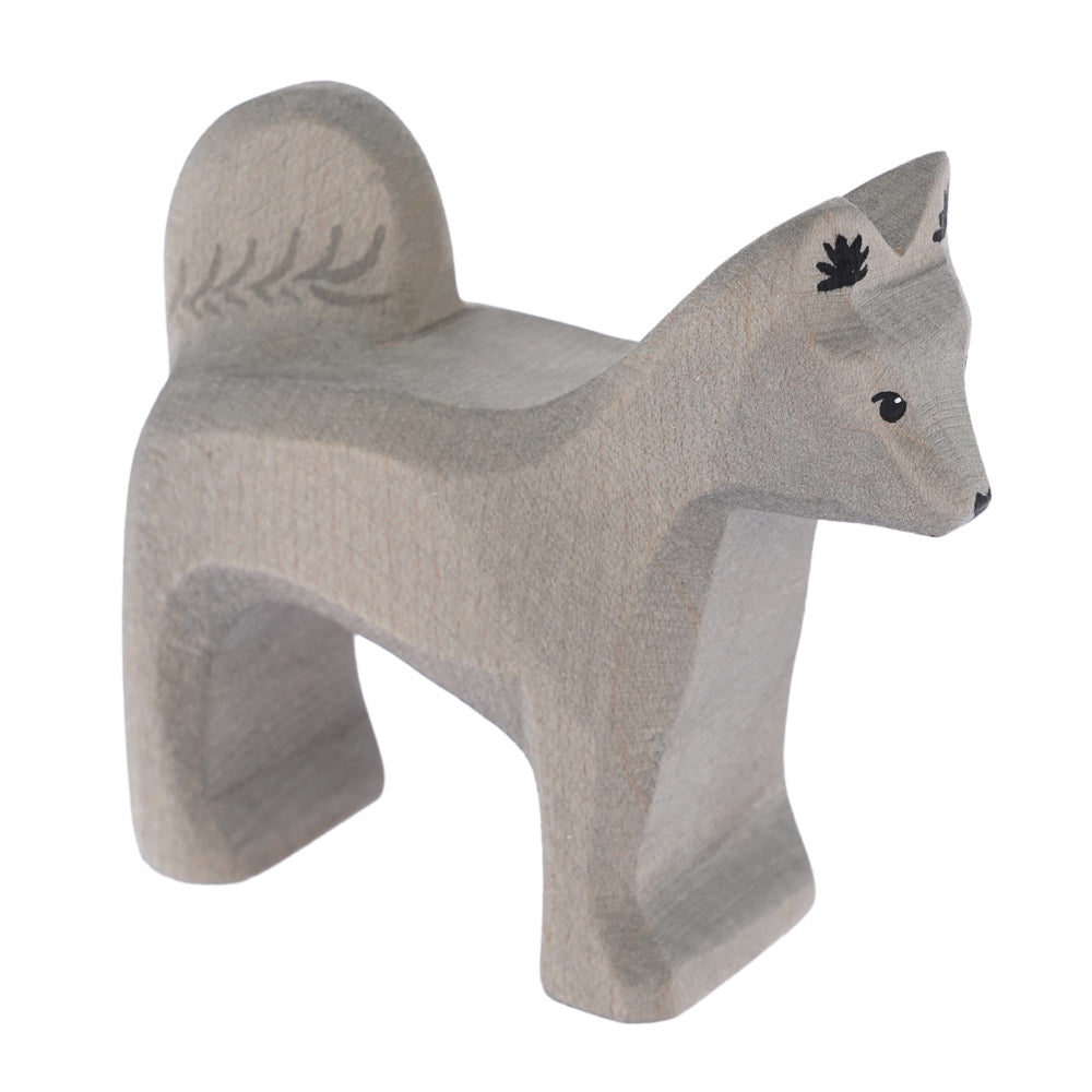 Bumbu plastic-free wooden Shurik dog toy on a white background