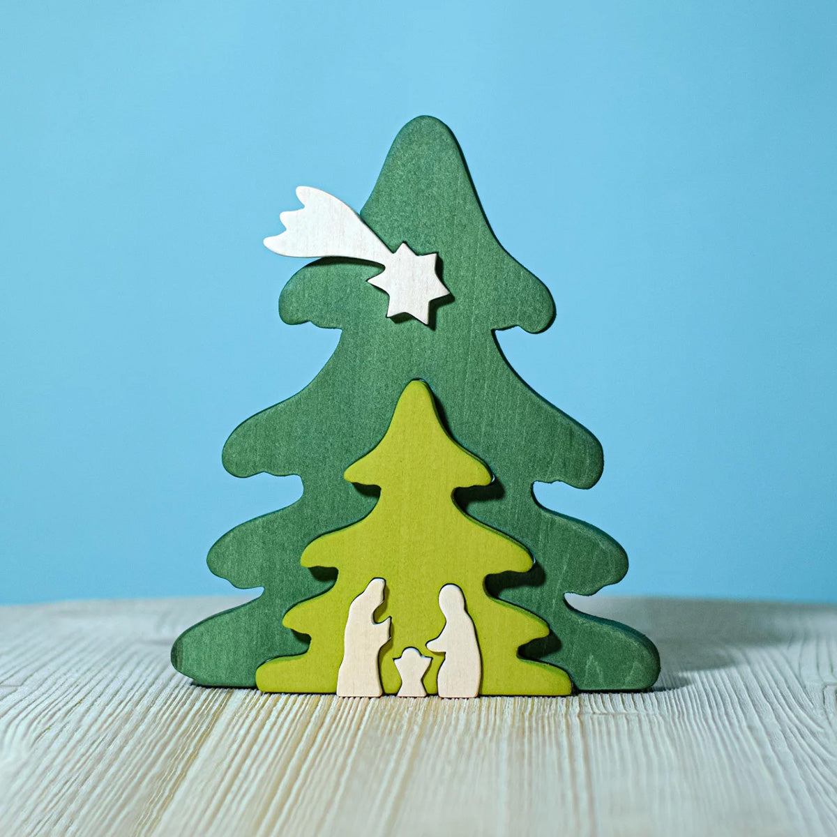 Bumbu Wooden Christmas Tree - Natur. 6 beautiful crafted wooden pieces interconnecting together to make a wonderful Christmas tree scene. Pieces include a shooting star