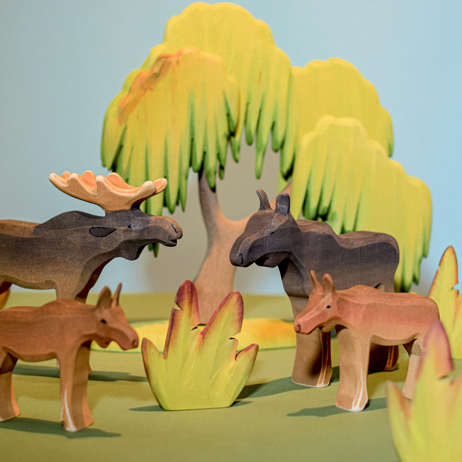 Wooden moose family