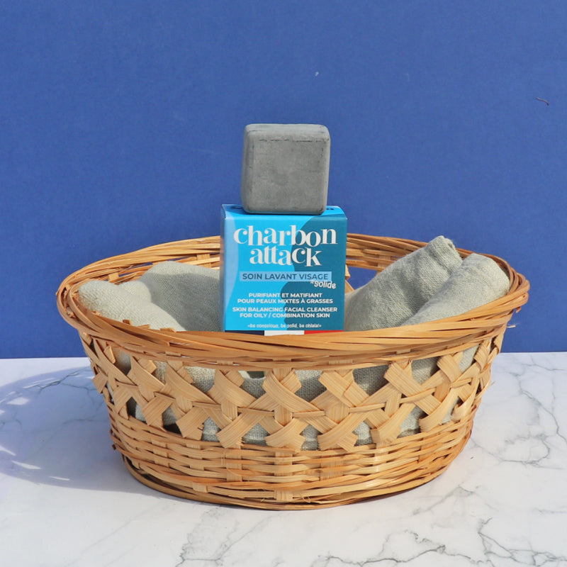 Picture of the Lamazuna Charcoal Yourself oily and combination skin Cleansing Bar with its blue box