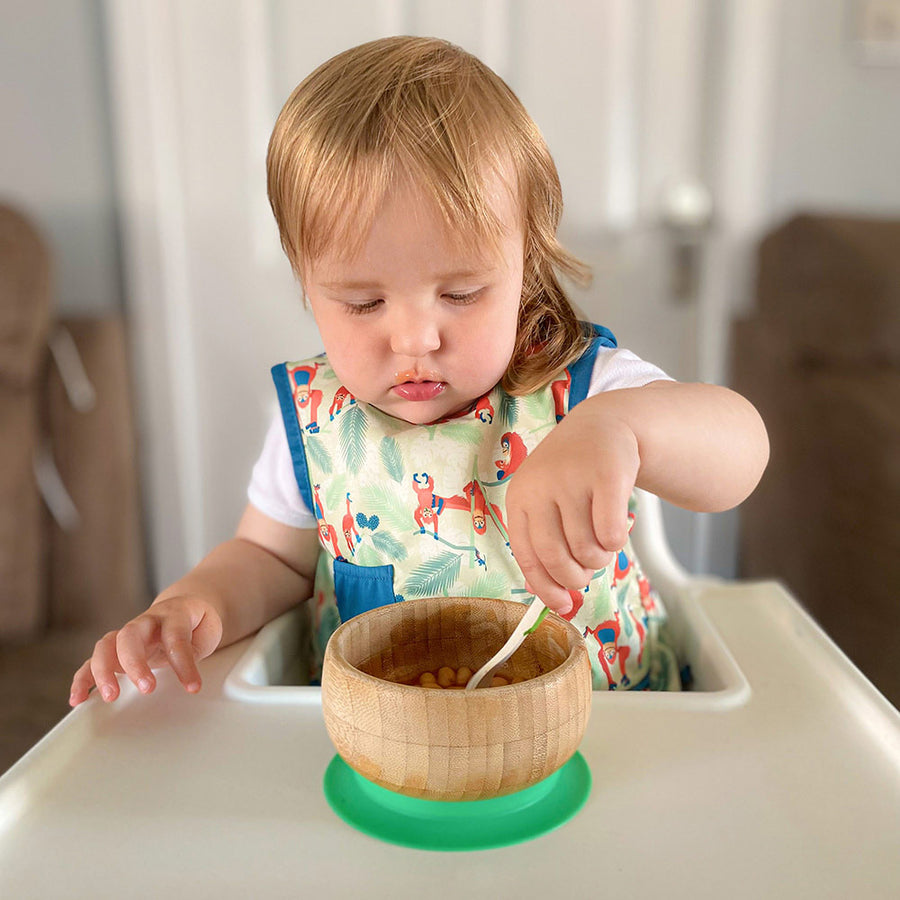 Close popin orangutan sleeveless bib modelled by toddler