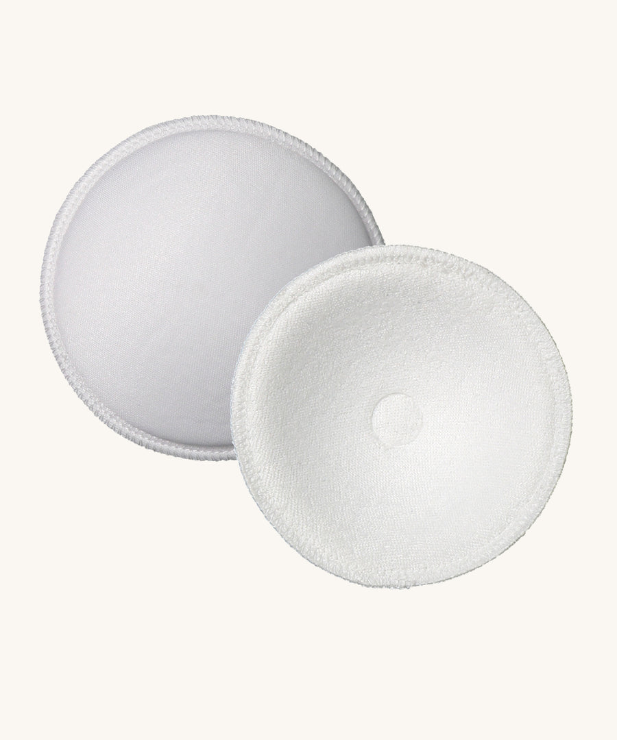 Lola & Lykke Curved Bamboo Nursing Pads. Designed with a waterproof outer layer, an extra foam layer for maximum absorption and a bamboo lining for a silky feel against delicate skin.