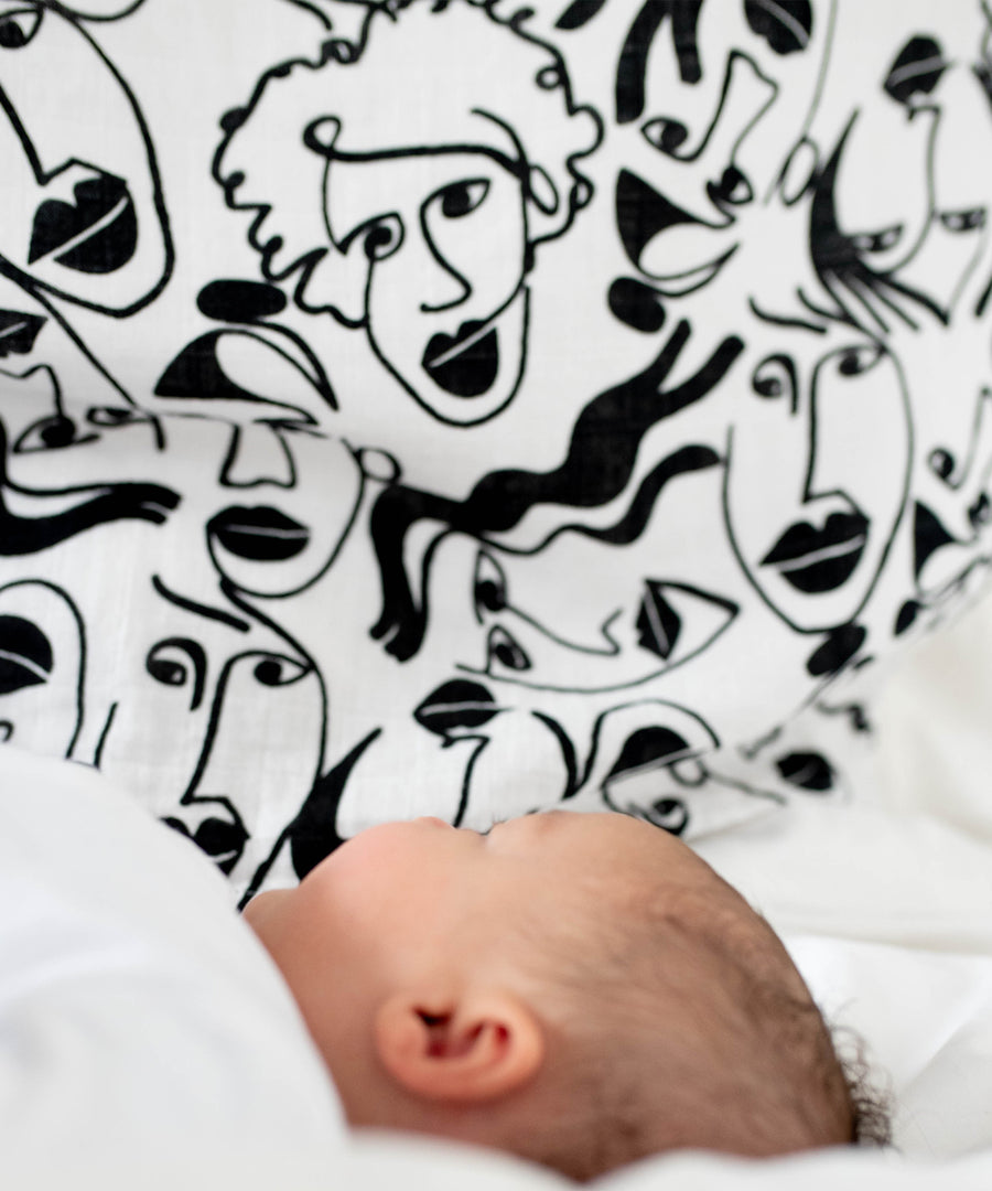  covered with Faces print muslin cloth