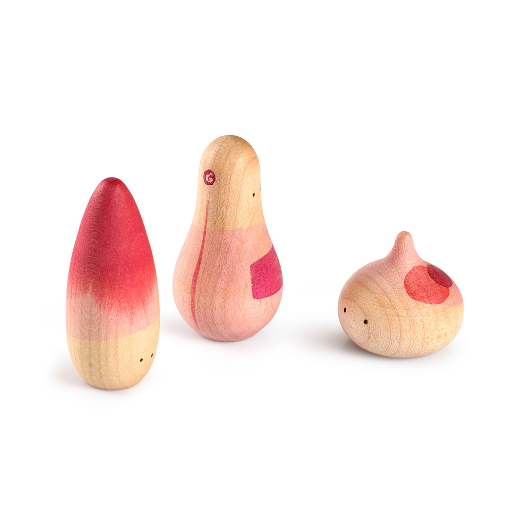 Grapat plastic-free wooden yay toys on a white background