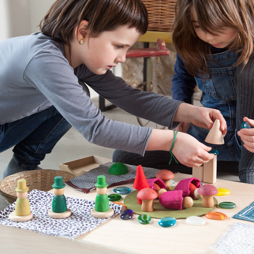 Grapat Nins of the Forest Wooden Peg Doll Play Set