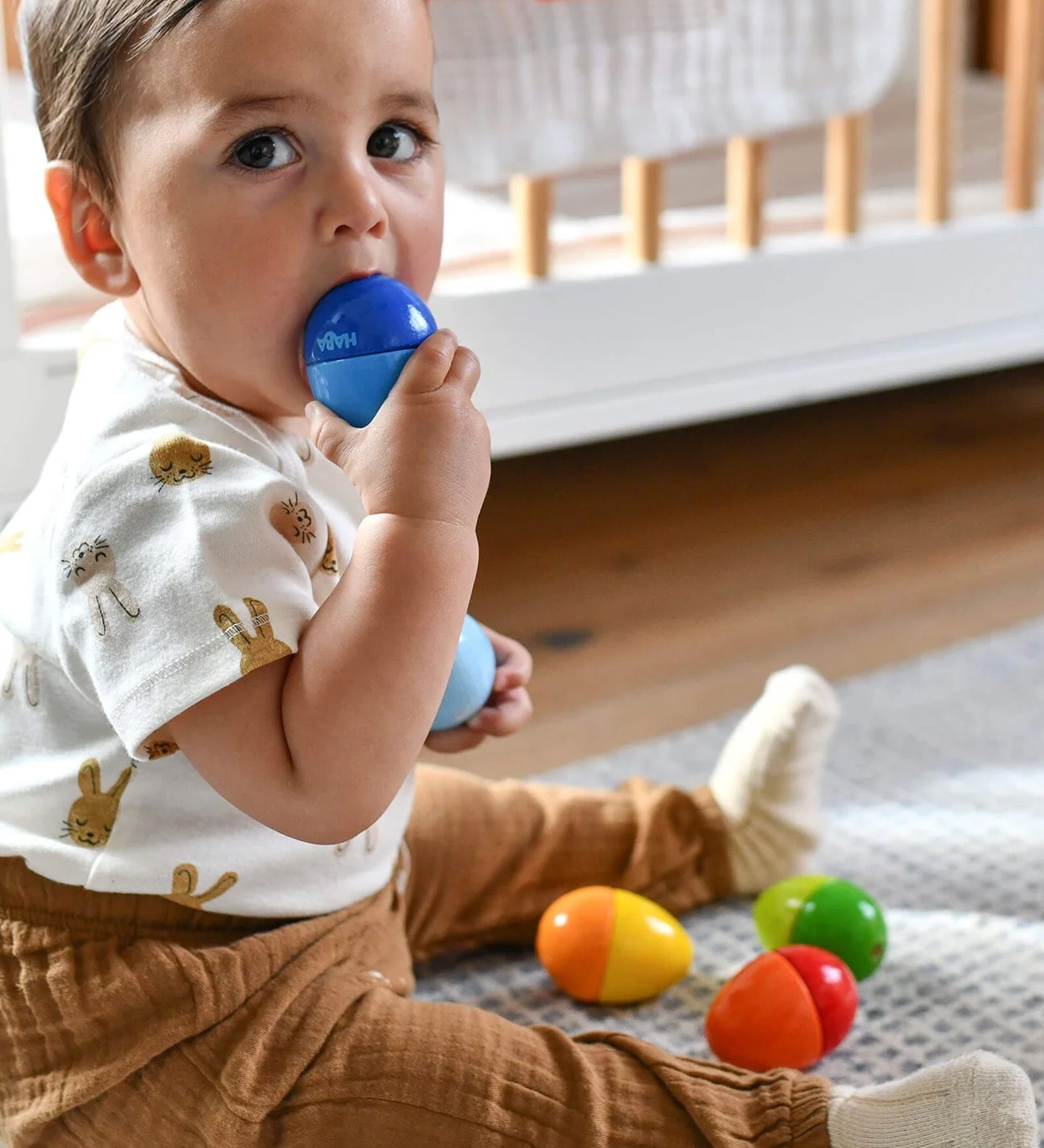  Rattle and bang with these 5 colourful musical eggs in blue