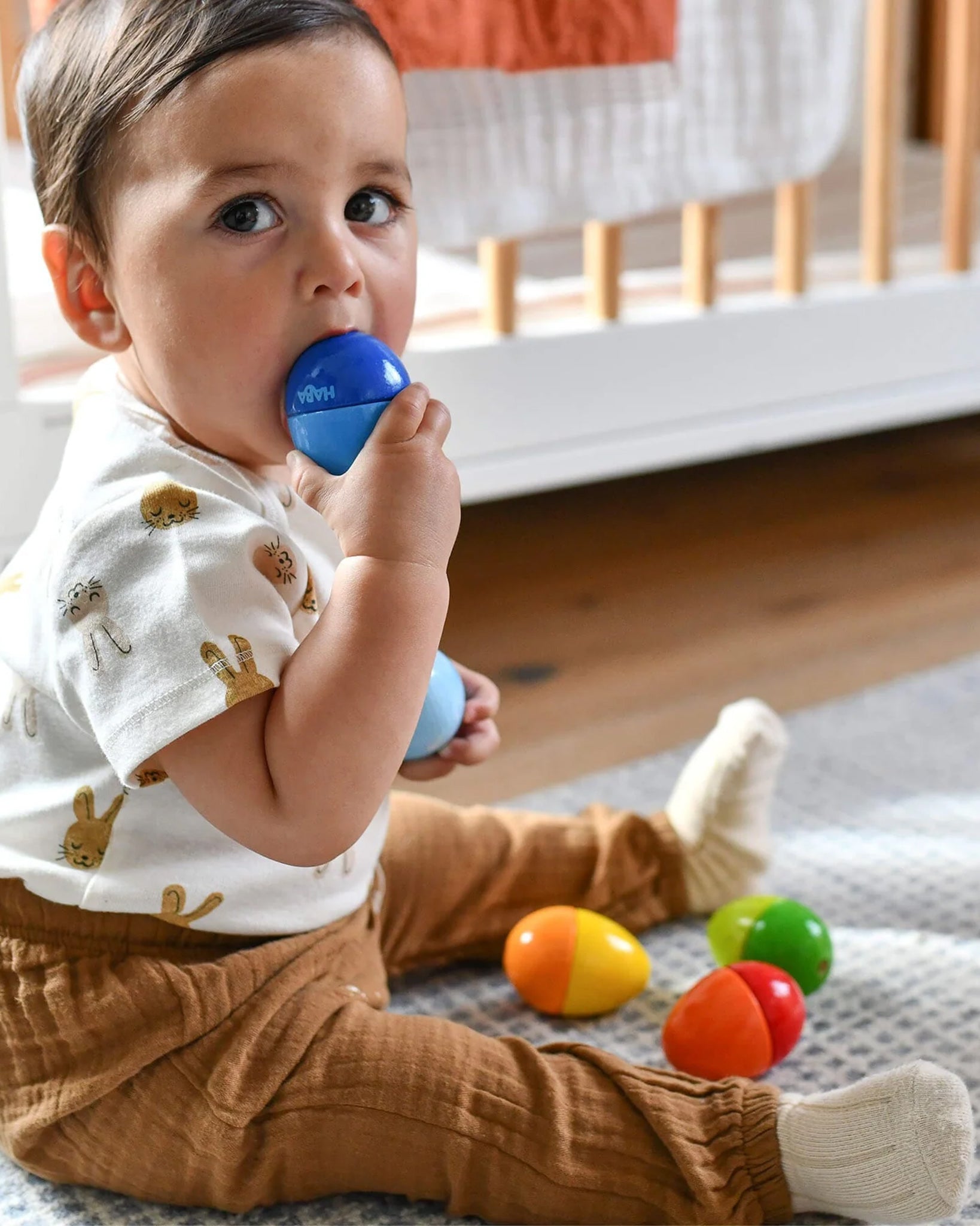  Rattle and bang with these 5 colourful musical eggs in blue