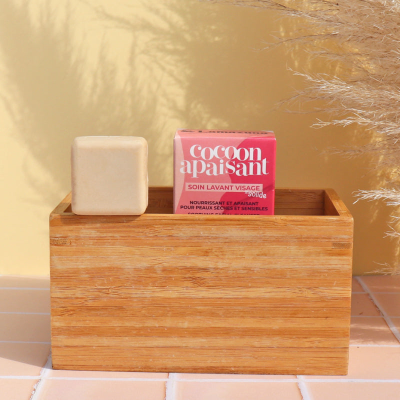 Picture of the Lamazuna soothing facial cleanser with its pink box.