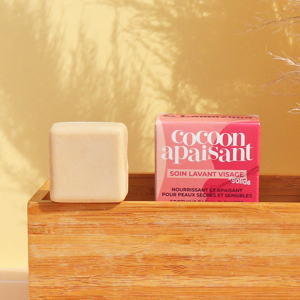 Picture of the Lamazuna soothing facial cleanser with its pink box