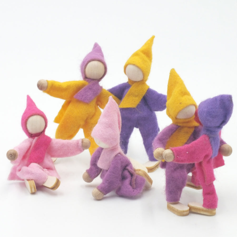 Magic Wood Six Felt Elves in pink