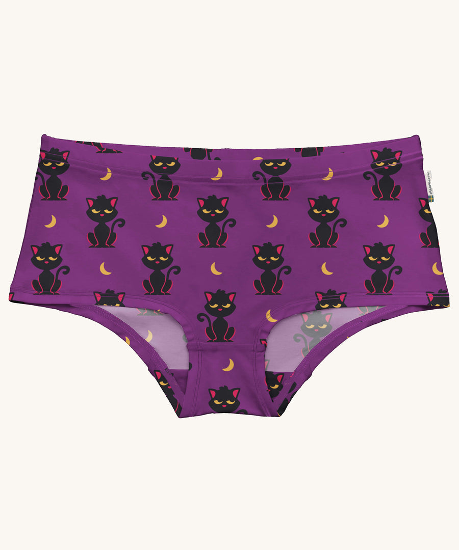 Maxomorra adults organic cotton hipster briefs featuring a balck cat print on a purple background pictured on a plain background. 