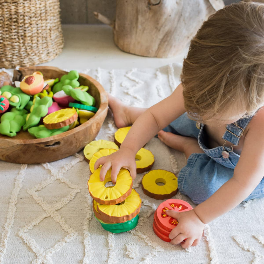 Oli & Carol Ananas the Pineapple natural rubber teether