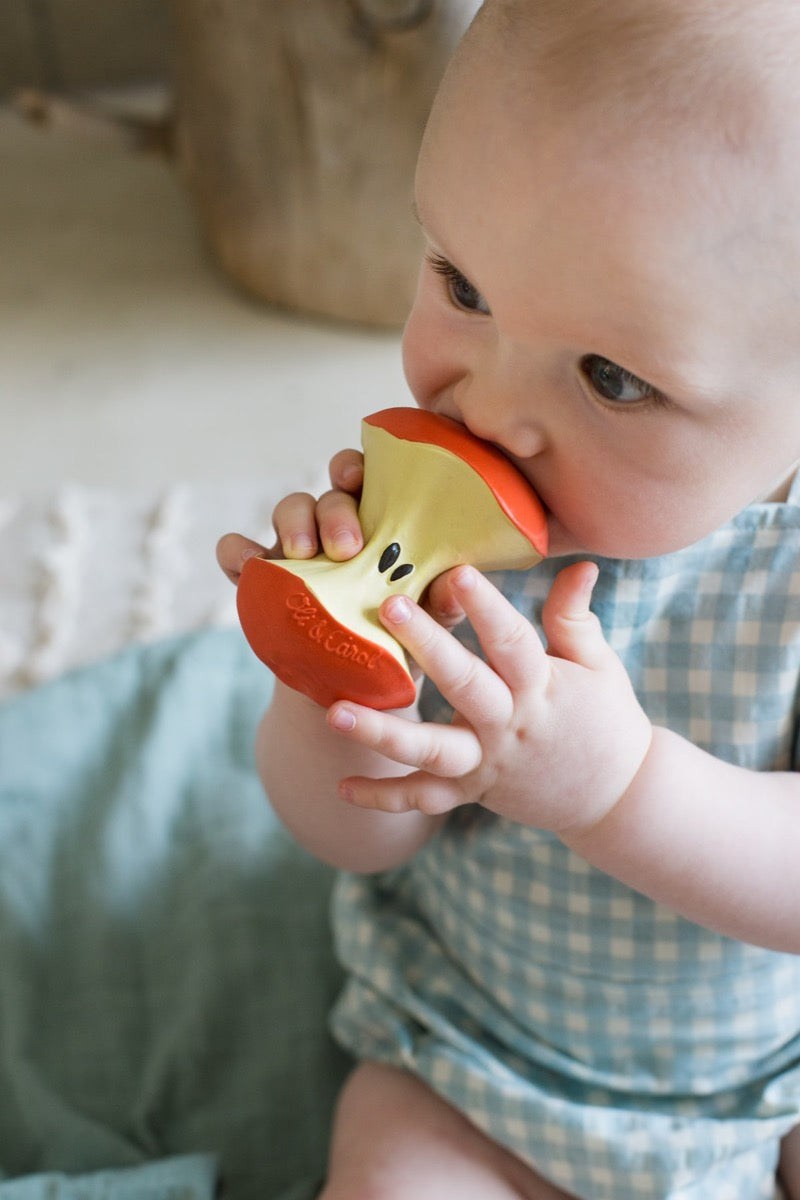 Oli & Carol Pepa the Apple natural rubber teether