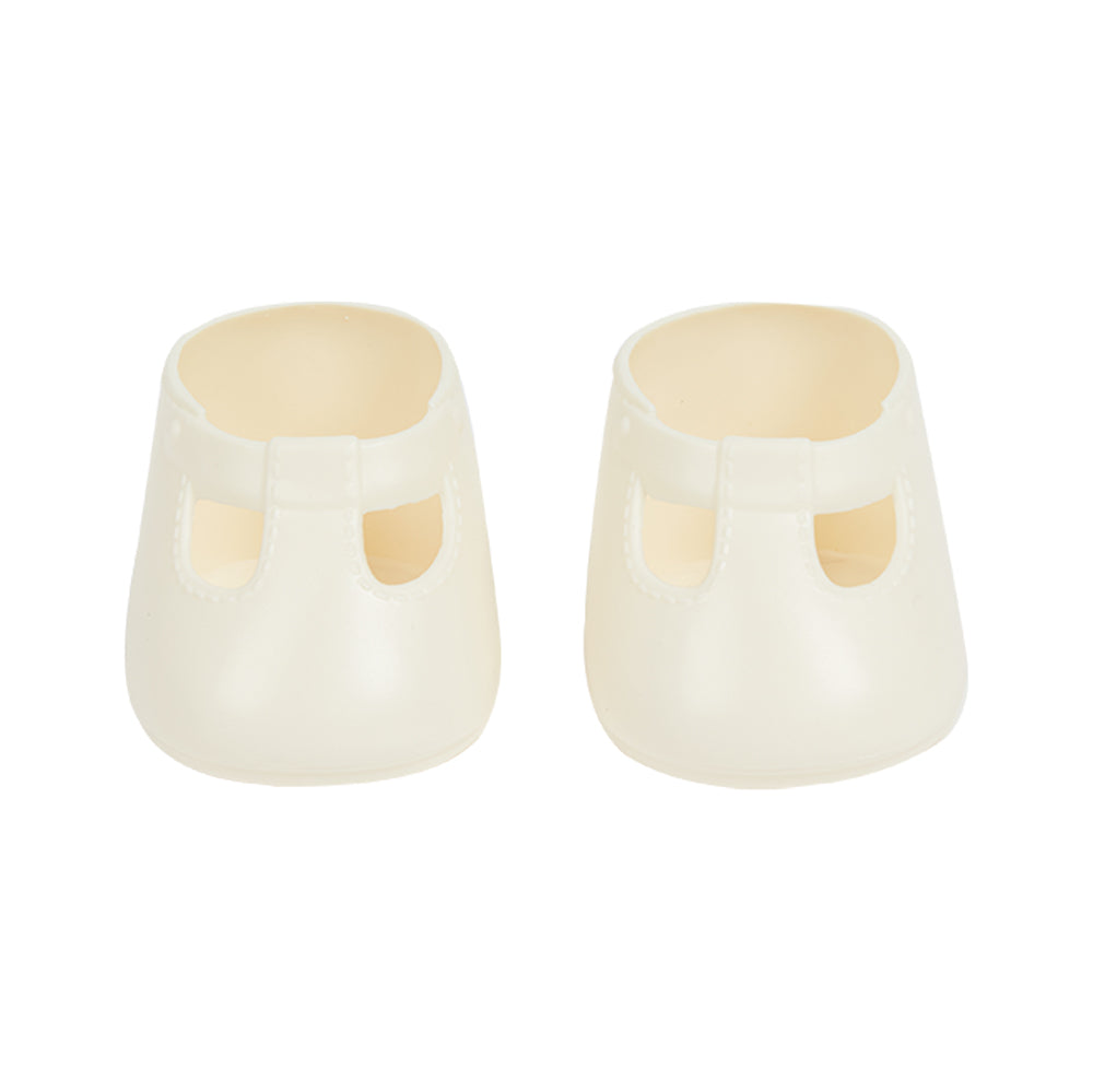 Olli Ella dinkum doll accessory shoes in cream on a white background