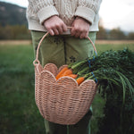 Panier de transport tulipe en rotin Olli Ella - Rose coquillage