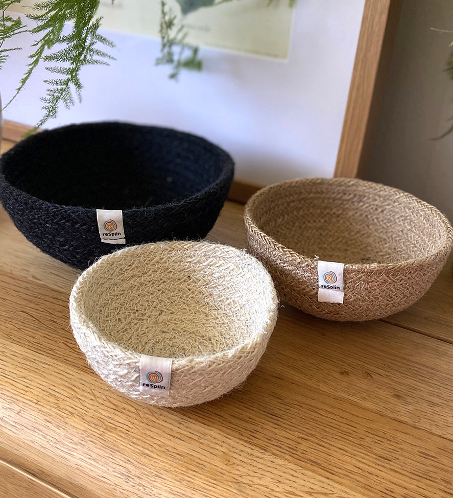 Respiin set of 3 natural mini bowls in natural, cream and black colour 