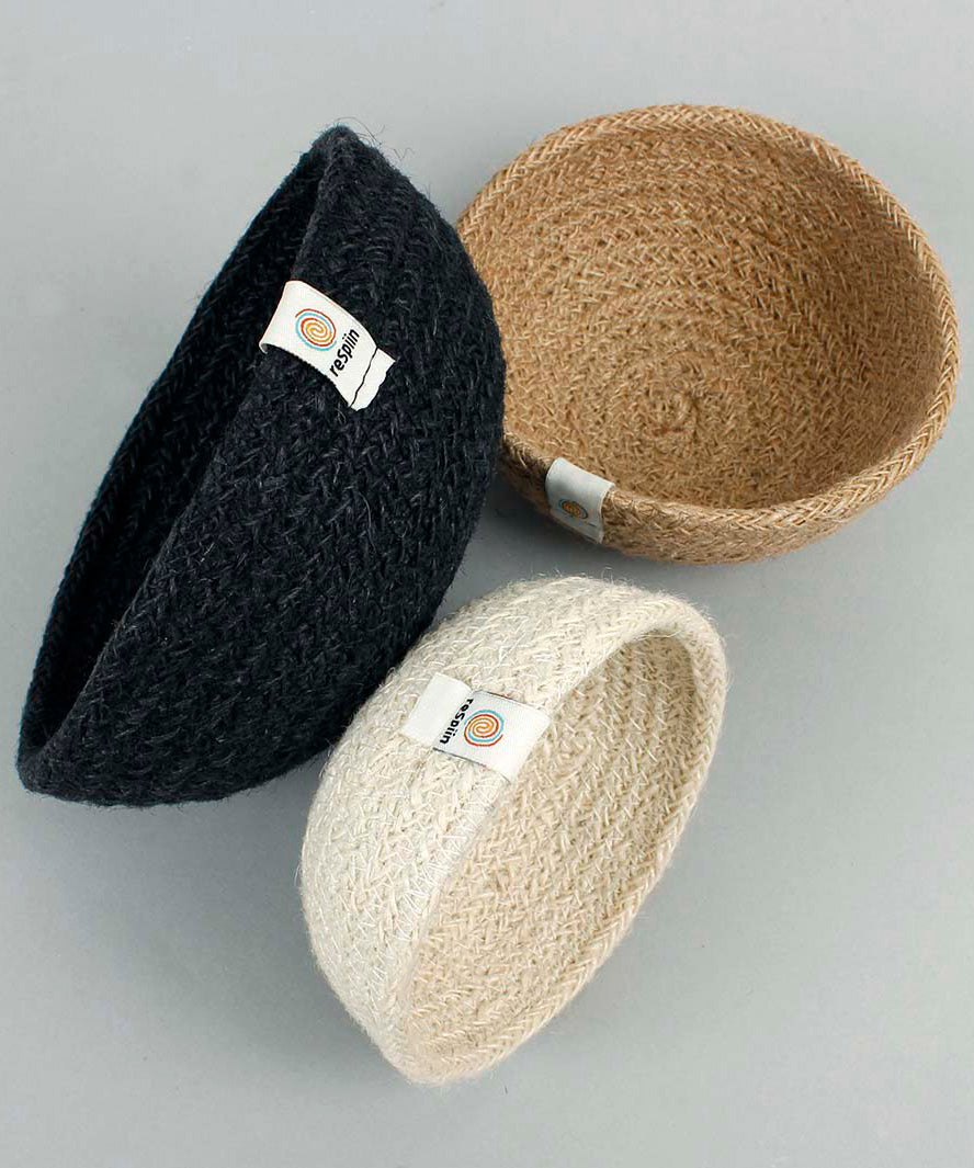 Respiin set of 3 natural mini bowls in natural, cream and black colour 