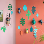 Mur de Curiosités sur le Toit du Studio - Beetle Antiquary